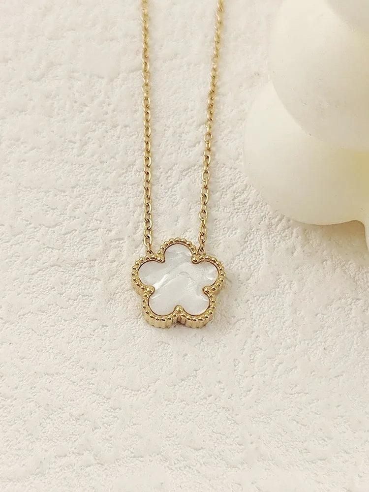 Clover Necklace ✨