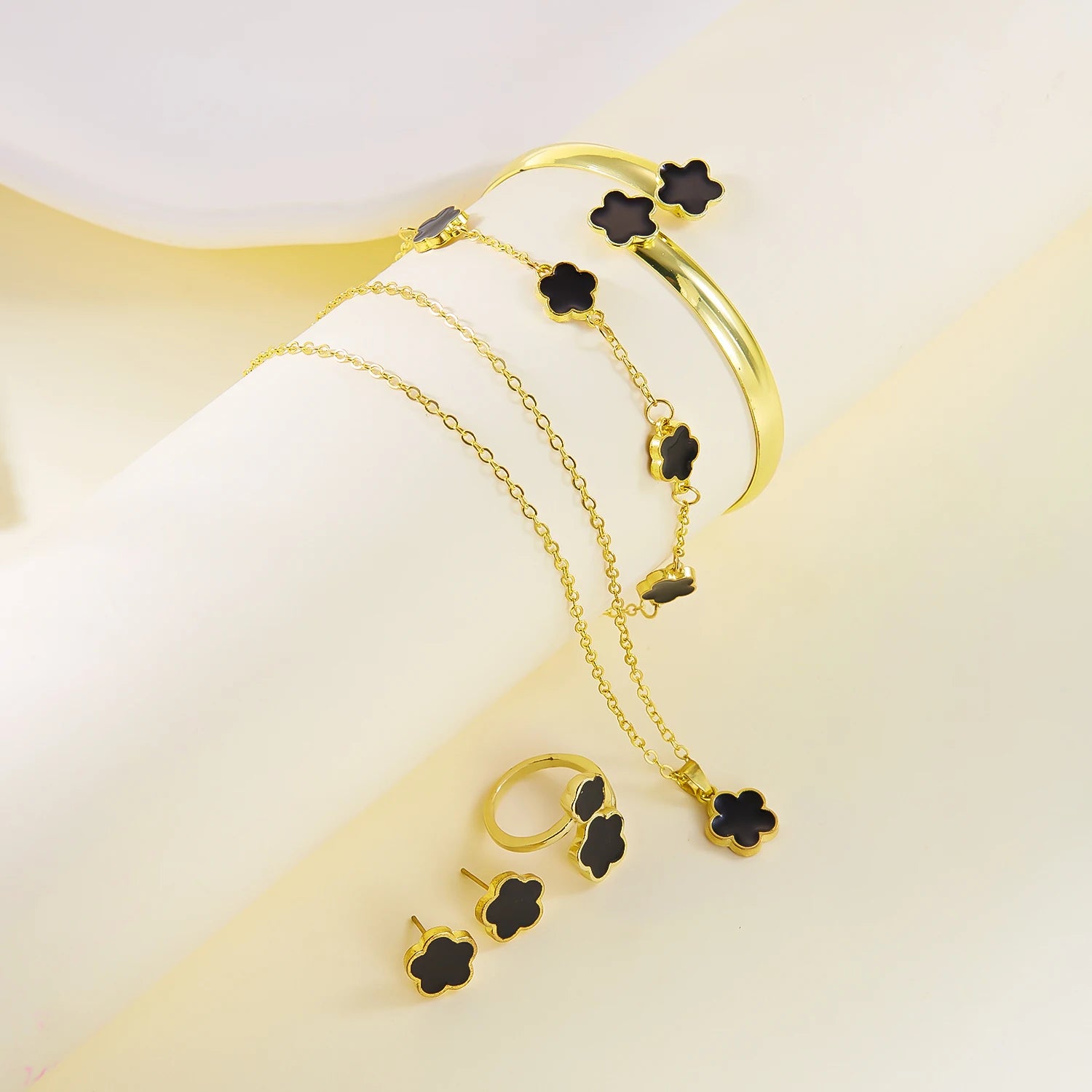 5pcs/ Clover Set 🍀