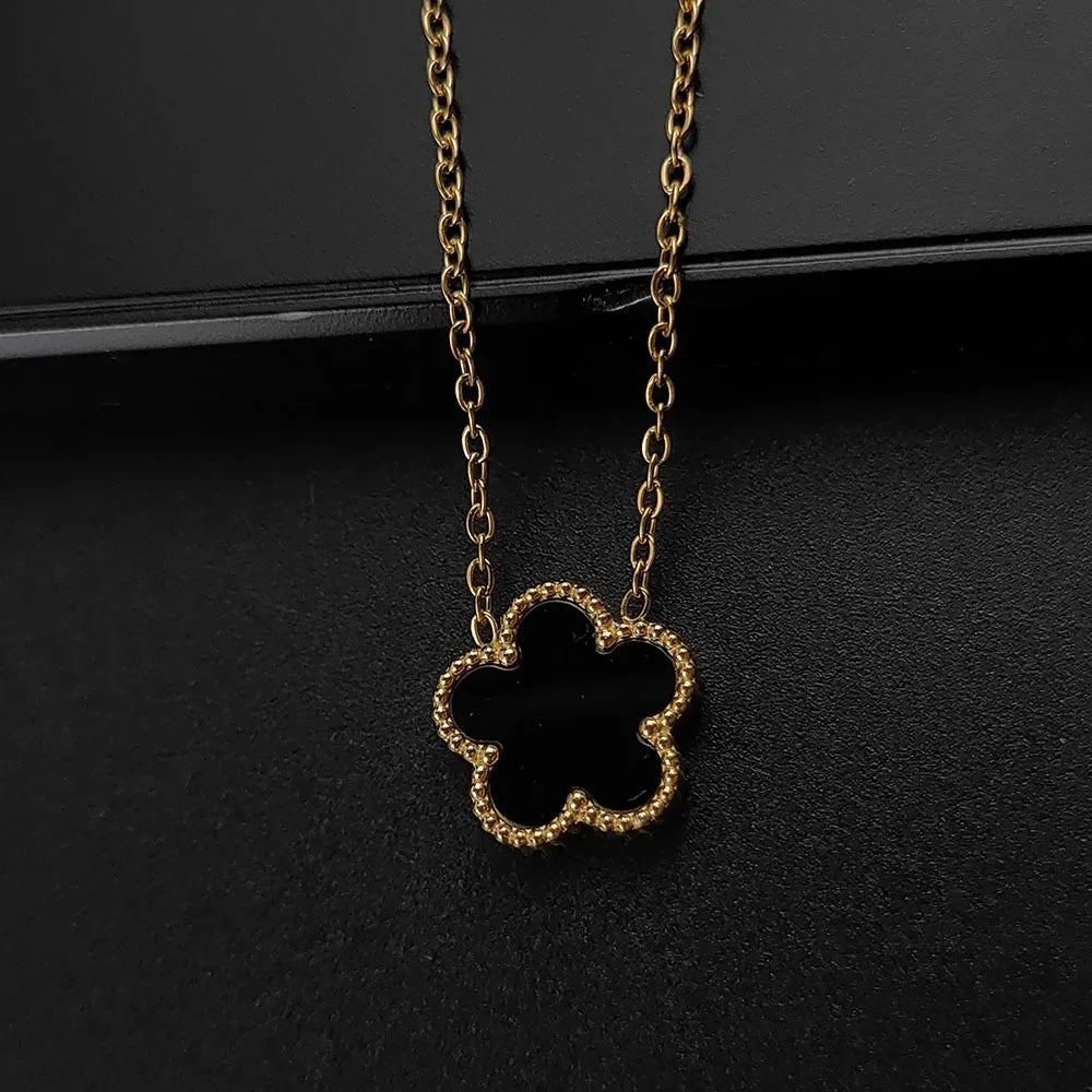 Clover Necklace ✨