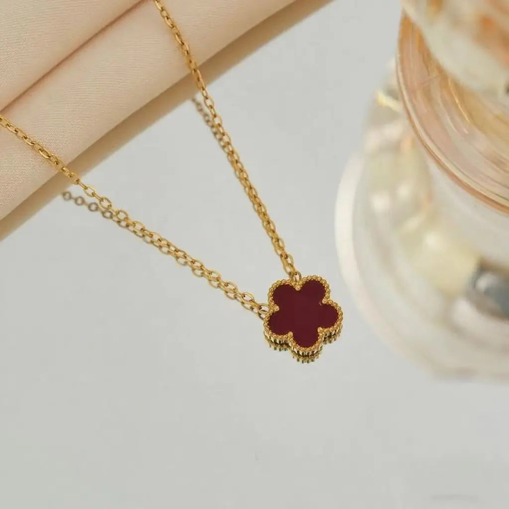 Clover Necklace ✨