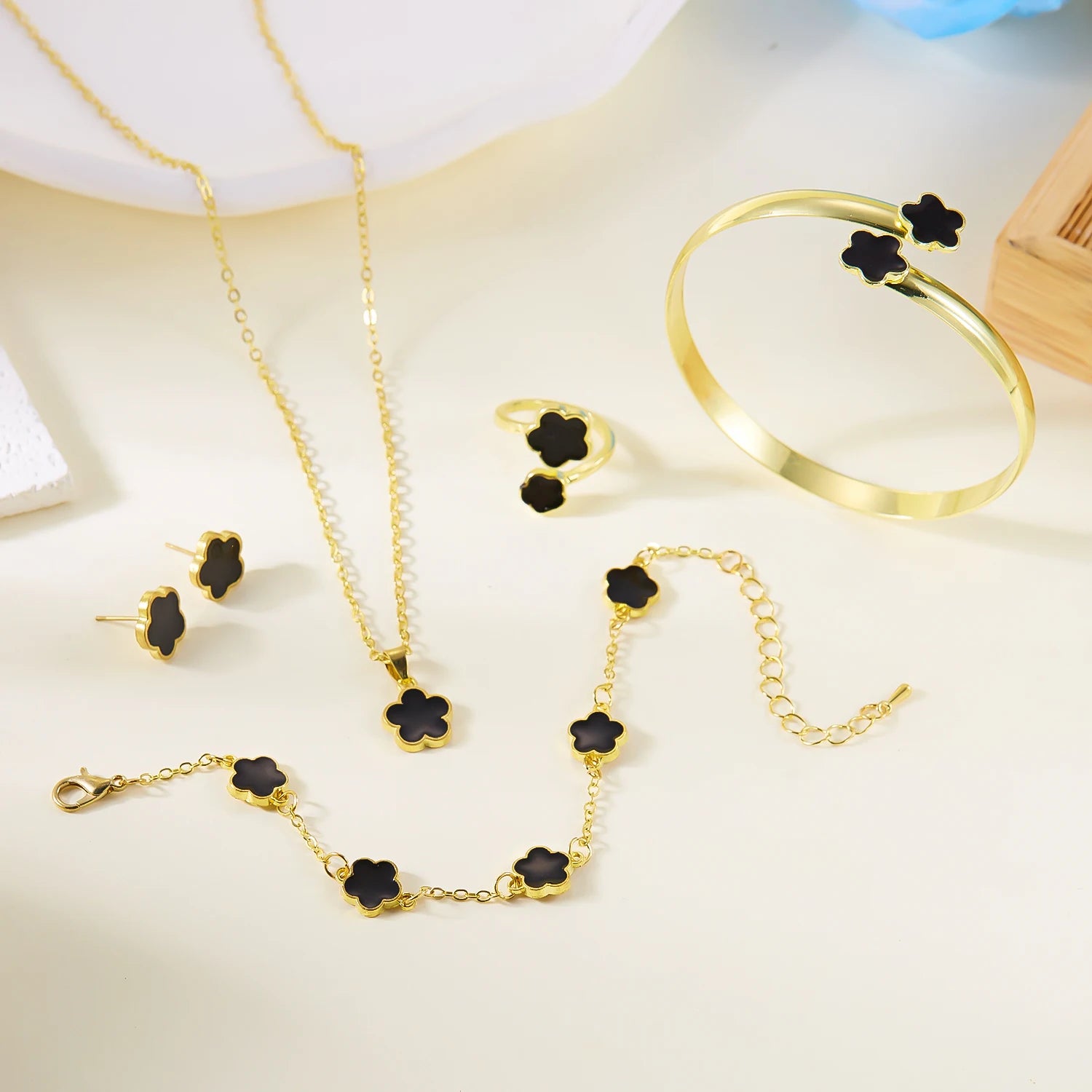 5pcs/ Clover Set 🍀